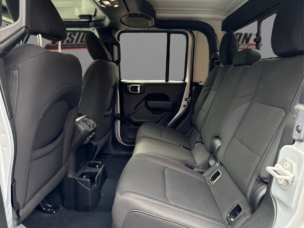 Used 2022 Jeep Gladiator Willys image 10