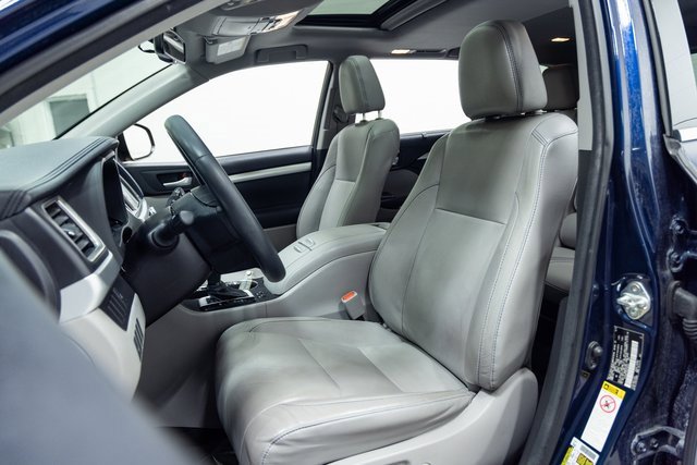 Used 2016 Toyota Highlander XLE image 22
