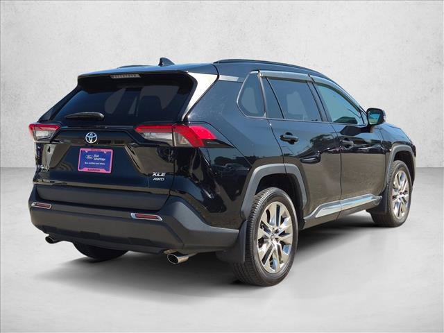 Used 2020 Toyota RAV4 XLE Premium AWD/4WD image 5