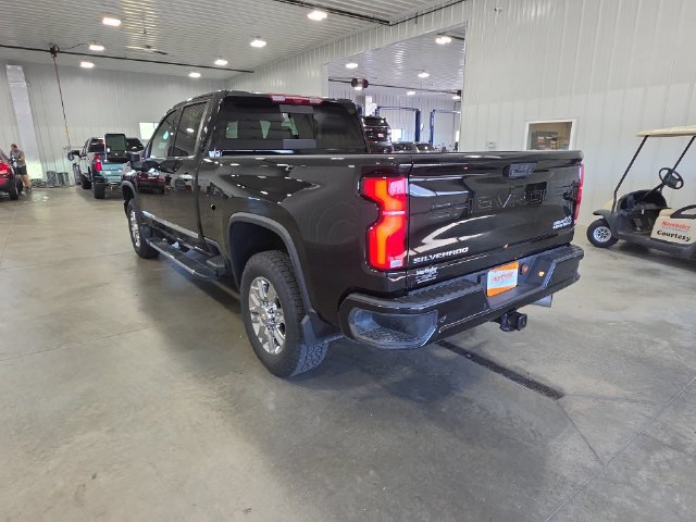Used 2026 Chevrolet Silverado 3500 High Country AWD/4WD image 6