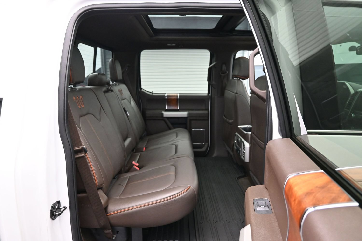Used 2017 Ford F350 King Ranch w/ King Ranch Ultimate Package AWD/4WD image 12