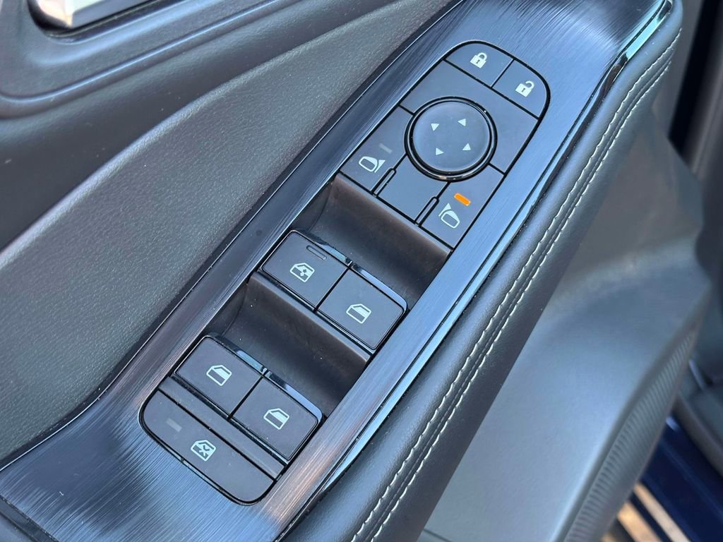 Used 2025 Nissan Rogue SV image 16