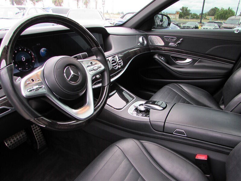 Used 2018 Mercedes-Benz S 560 Sedan image 9