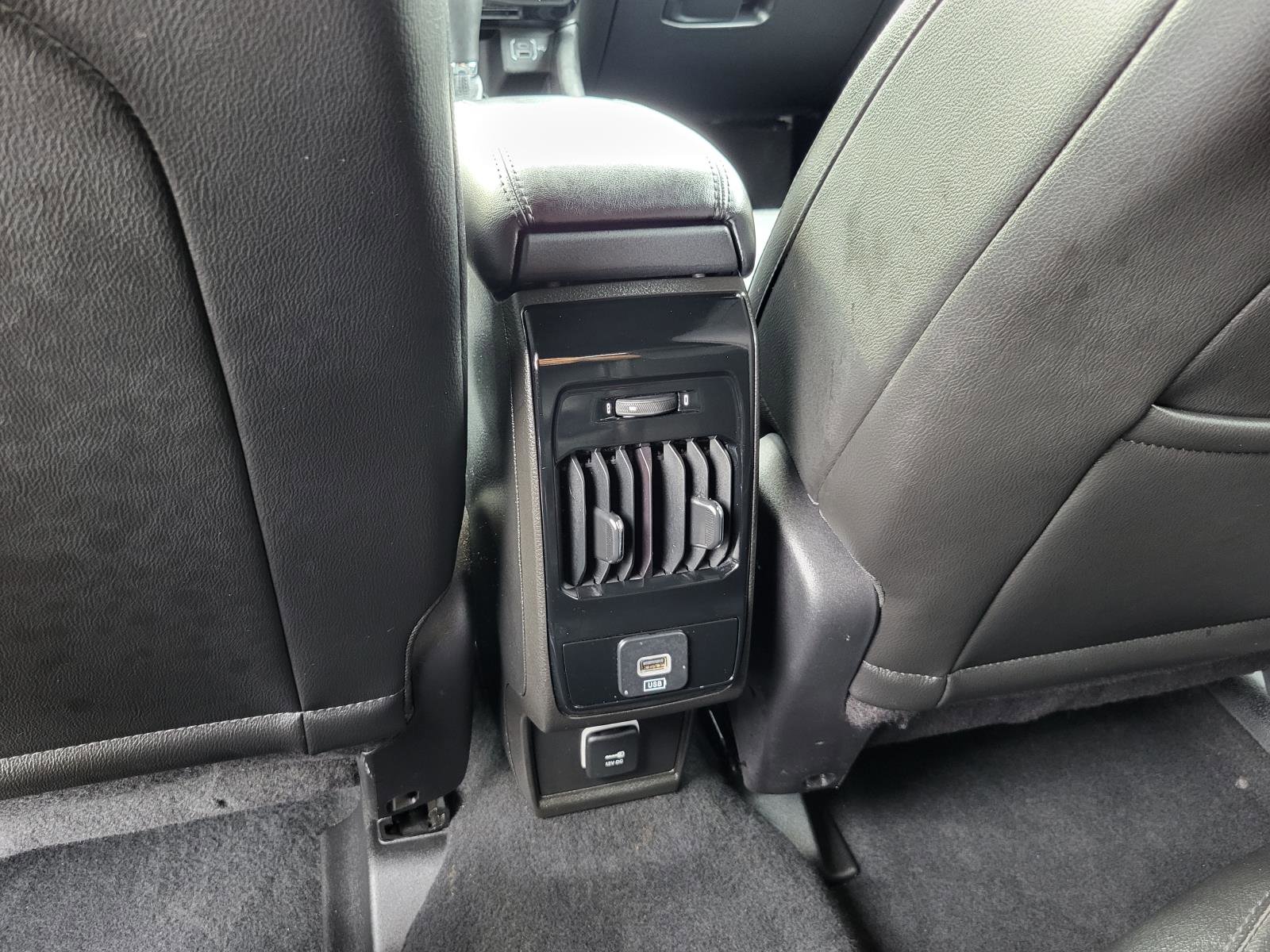 Used 2025 Jeep Compass Latitude image 15