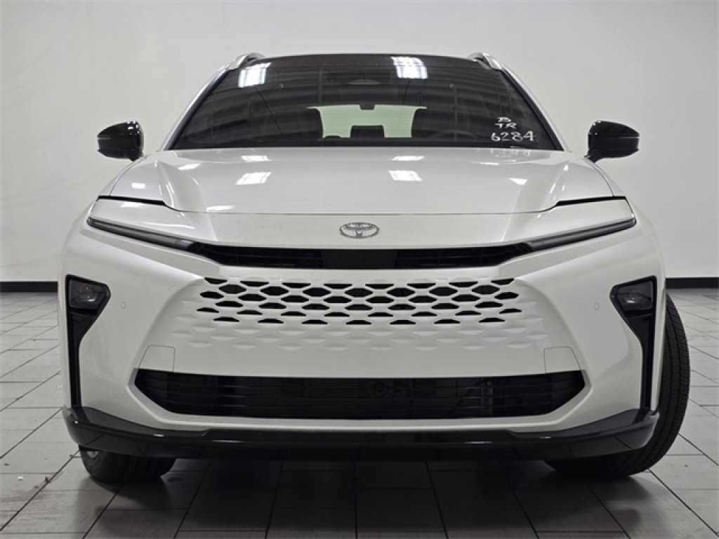 New 2025 Toyota Crown Signia image 9