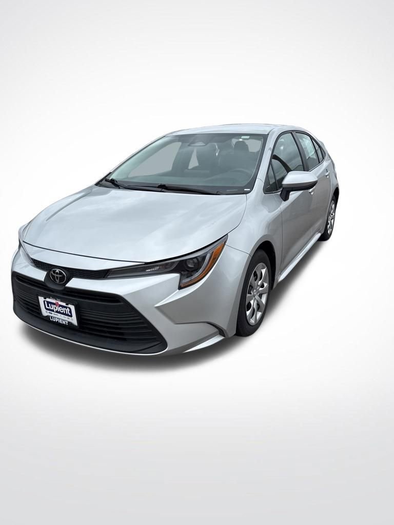 Used 2025 Toyota Corolla LE image 2