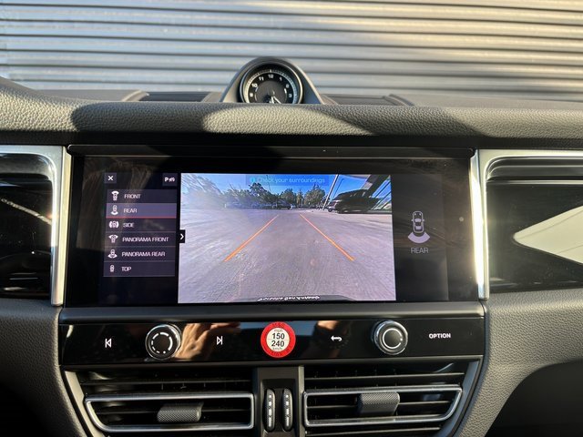 Certified 2025 Porsche Macan image 20