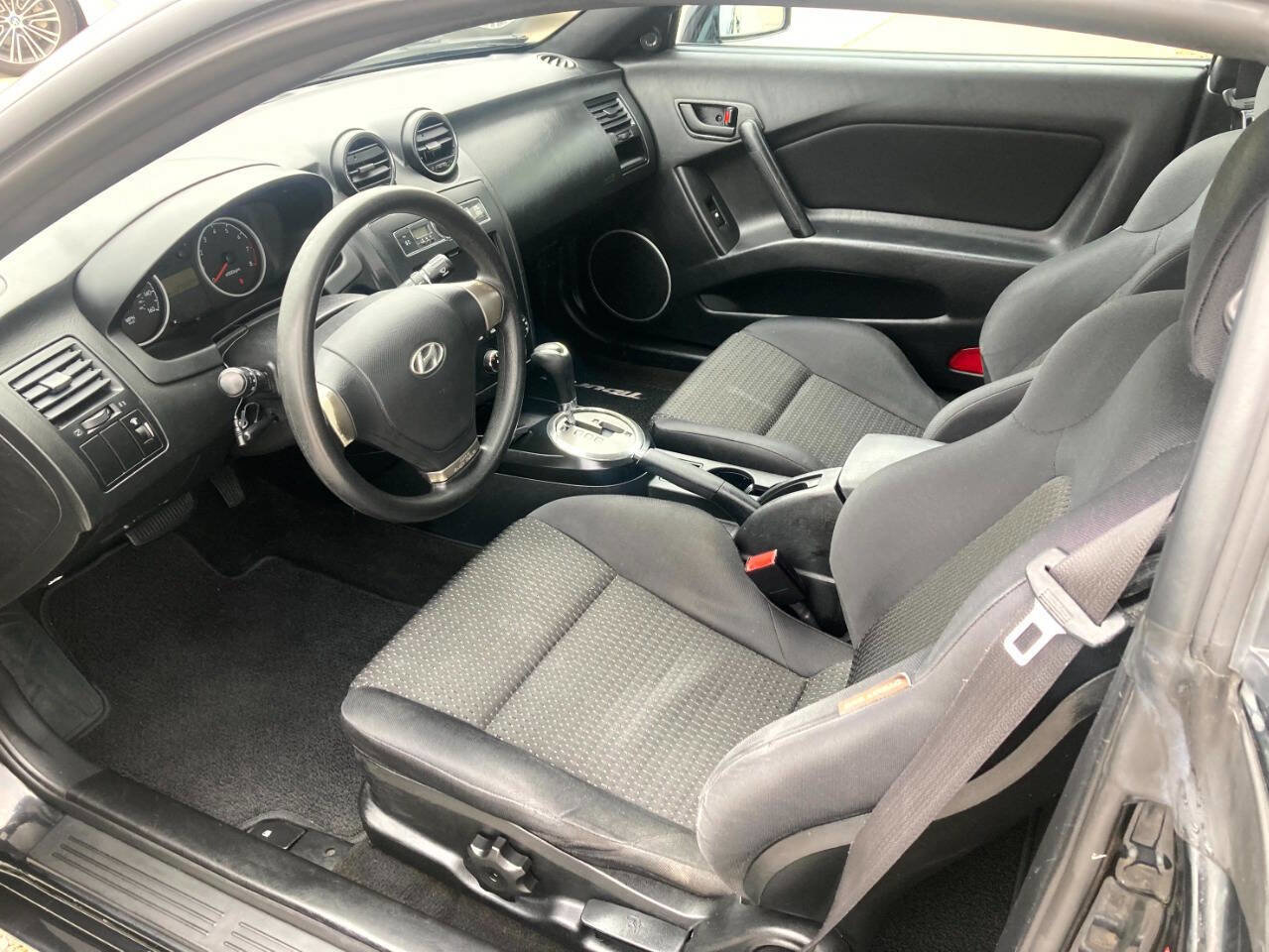 Used 2008 Hyundai Tiburon GS image 8