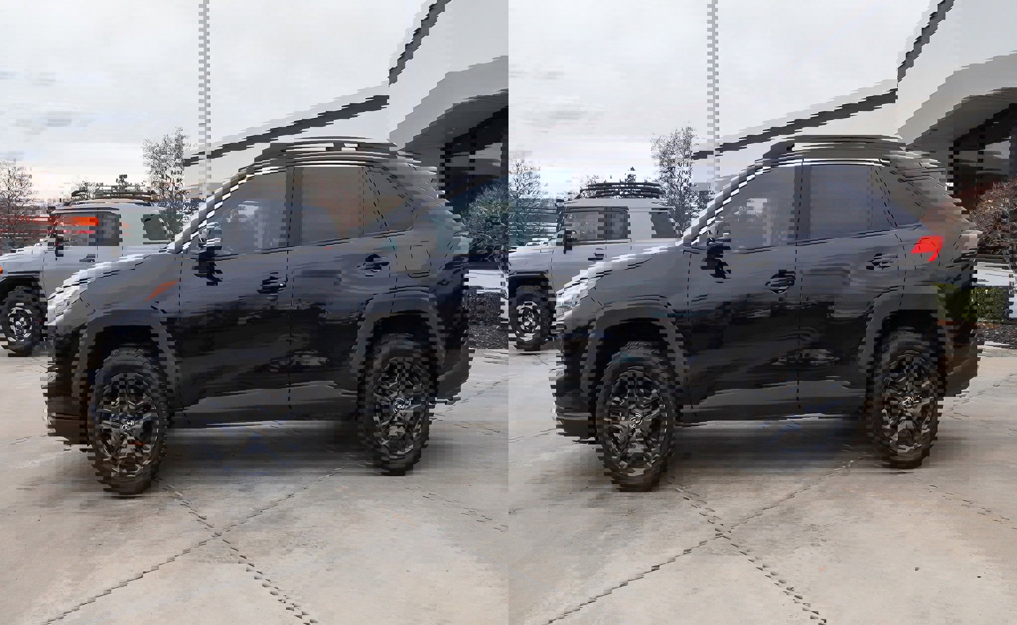 Used 2022 Toyota RAV4 Adventure image 5