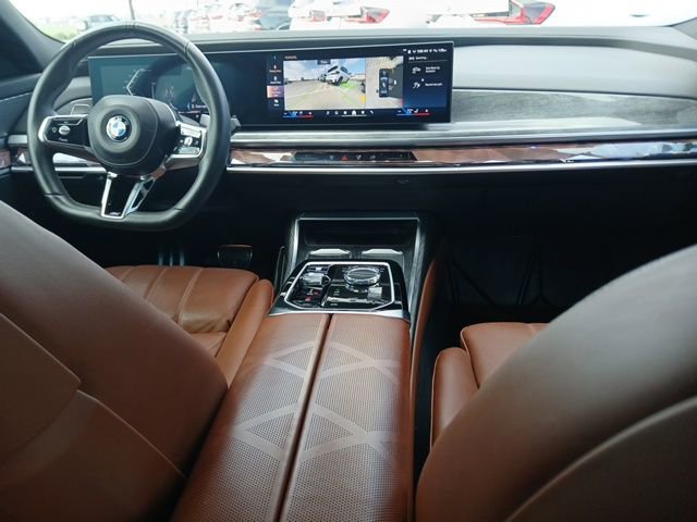 Used 2024 BMW 760i xDrive w/ Premium Package 2 image 13