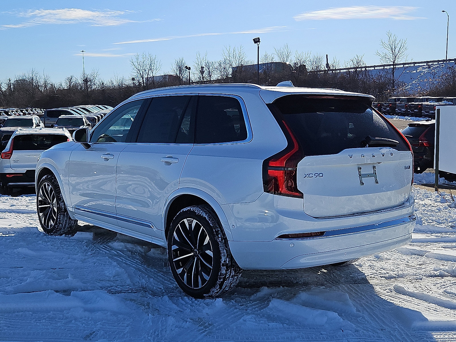 New 2026 Volvo XC90 B6 Plus w/ Protection Package image 4