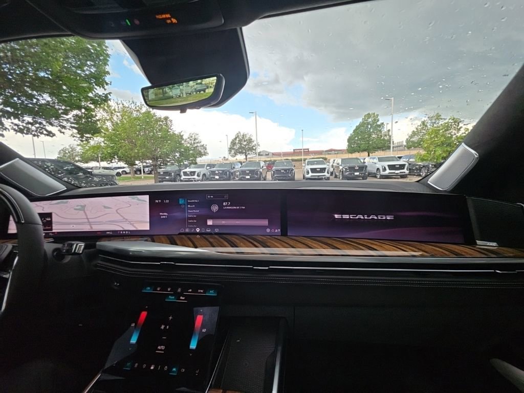 Certified 2026 Cadillac Escalade Platinum Sport w/ LPO, ONYX Package AWD/4WD image 32