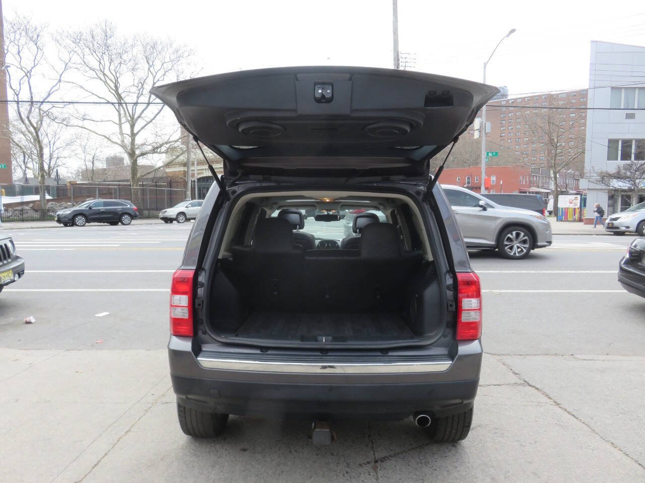 Used 2016 Jeep Patriot High Altitude AWD/4WD image 23
