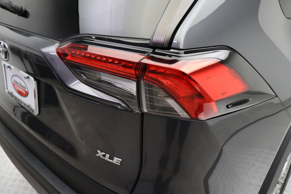 Used 2023 Toyota RAV4 XLE w/ Convenience Package image 9