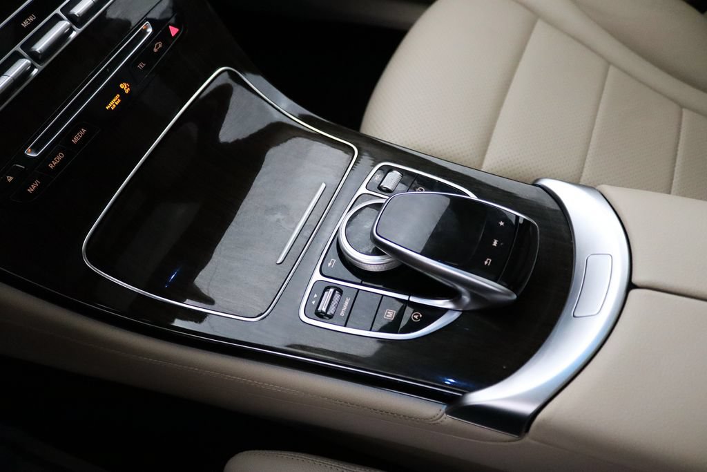 Used 2019 Mercedes-Benz GLC 300 4MATIC image 35