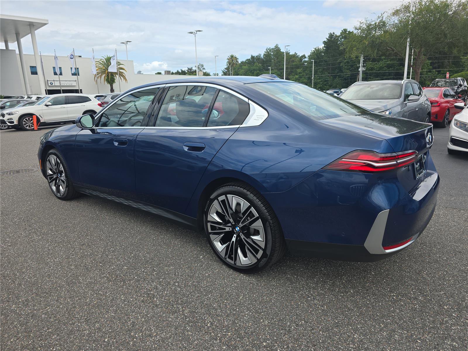 Used 2026 BMW 530i RWD image 4