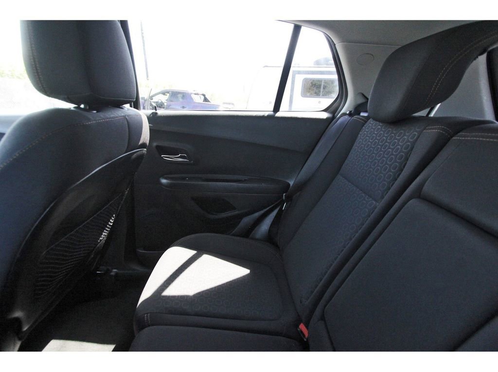 Used 2019 Chevrolet Trax LS w/ Tint and Cruise Package FWD image 12
