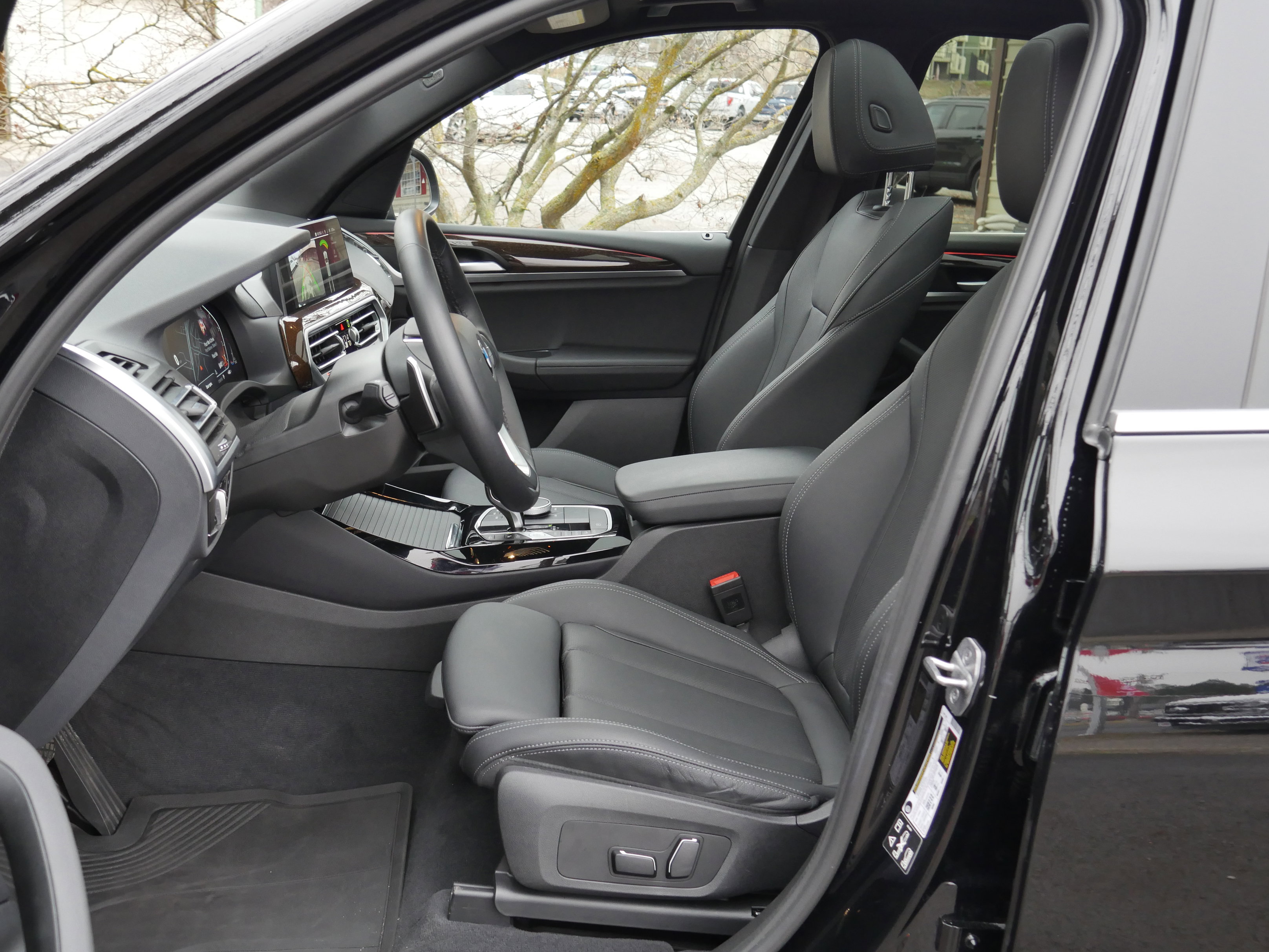 Used 2024 BMW X3 xDrive30i image 3