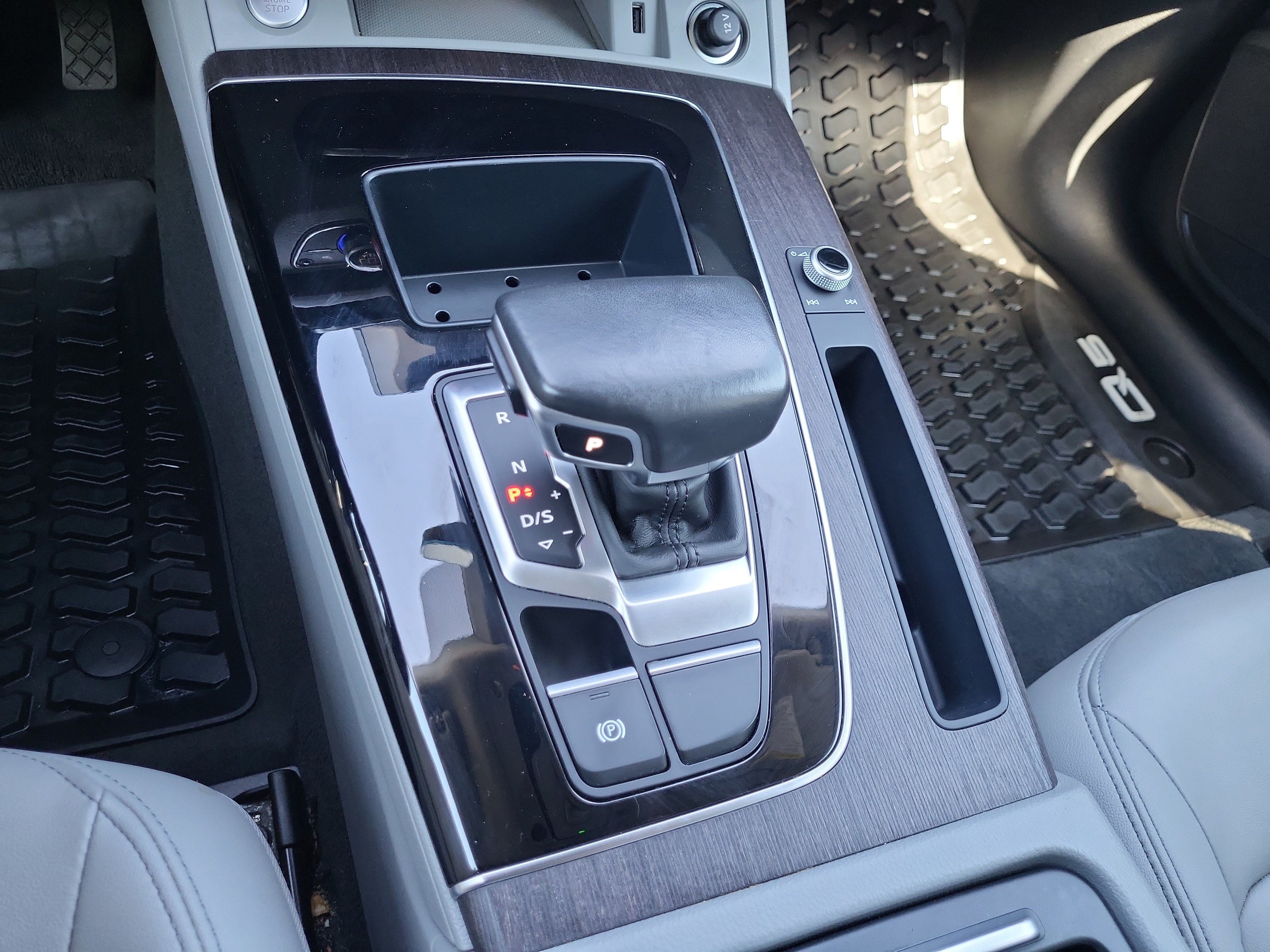 Used 2022 Audi Q5 2.0T Premium AWD/4WD image 11