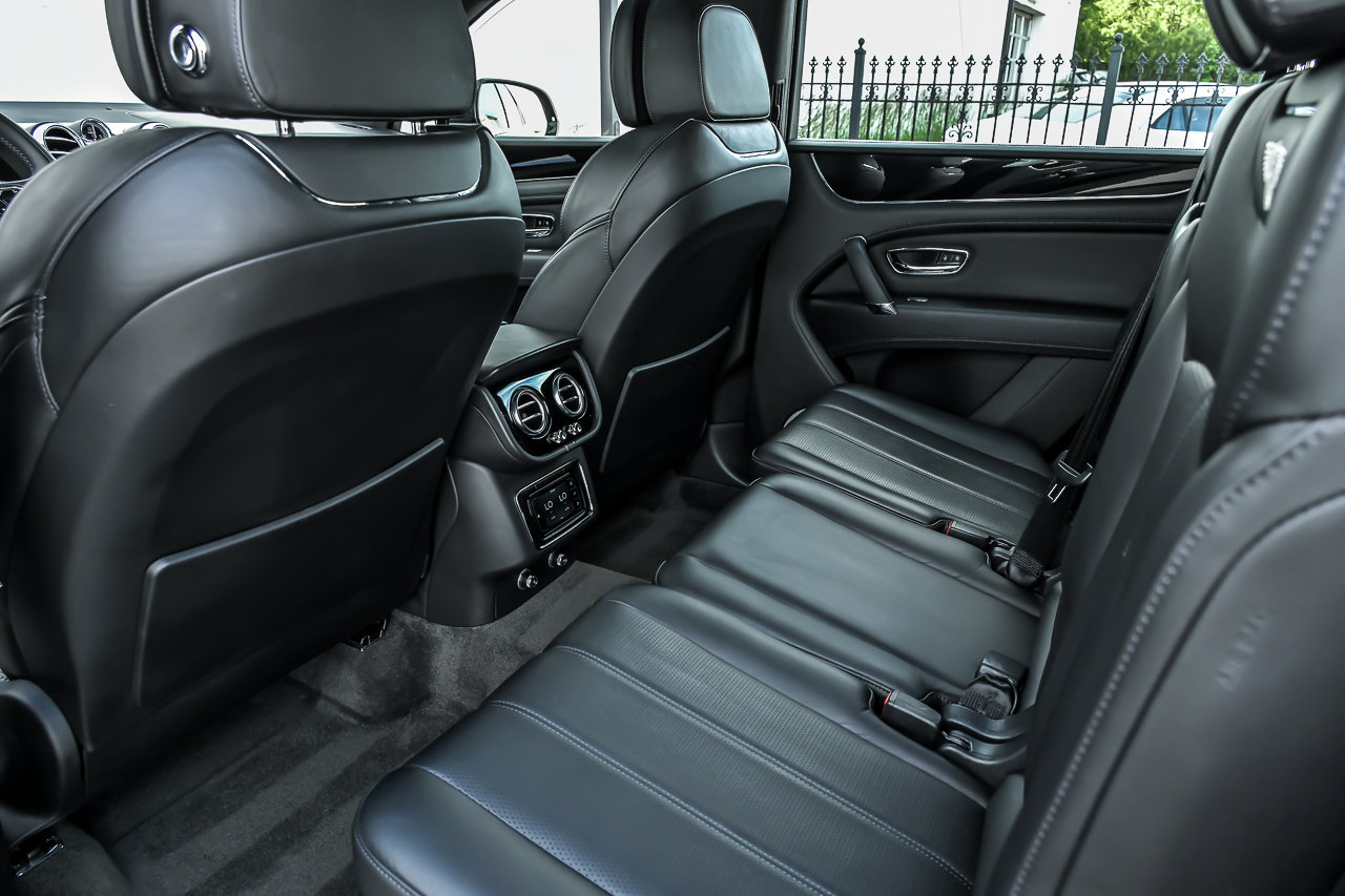Used 2020 Bentley Bentayga AWD/4WD image 25