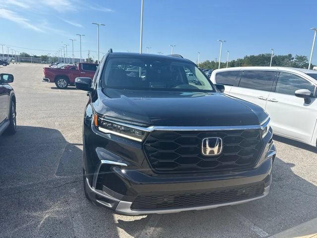 Used 2025 Honda Pilot Touring image 5