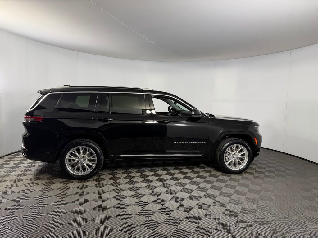 Used 2021 Jeep Grand Cherokee L Summit w/ Advanced Protech Group IV AWD/4WD image 5