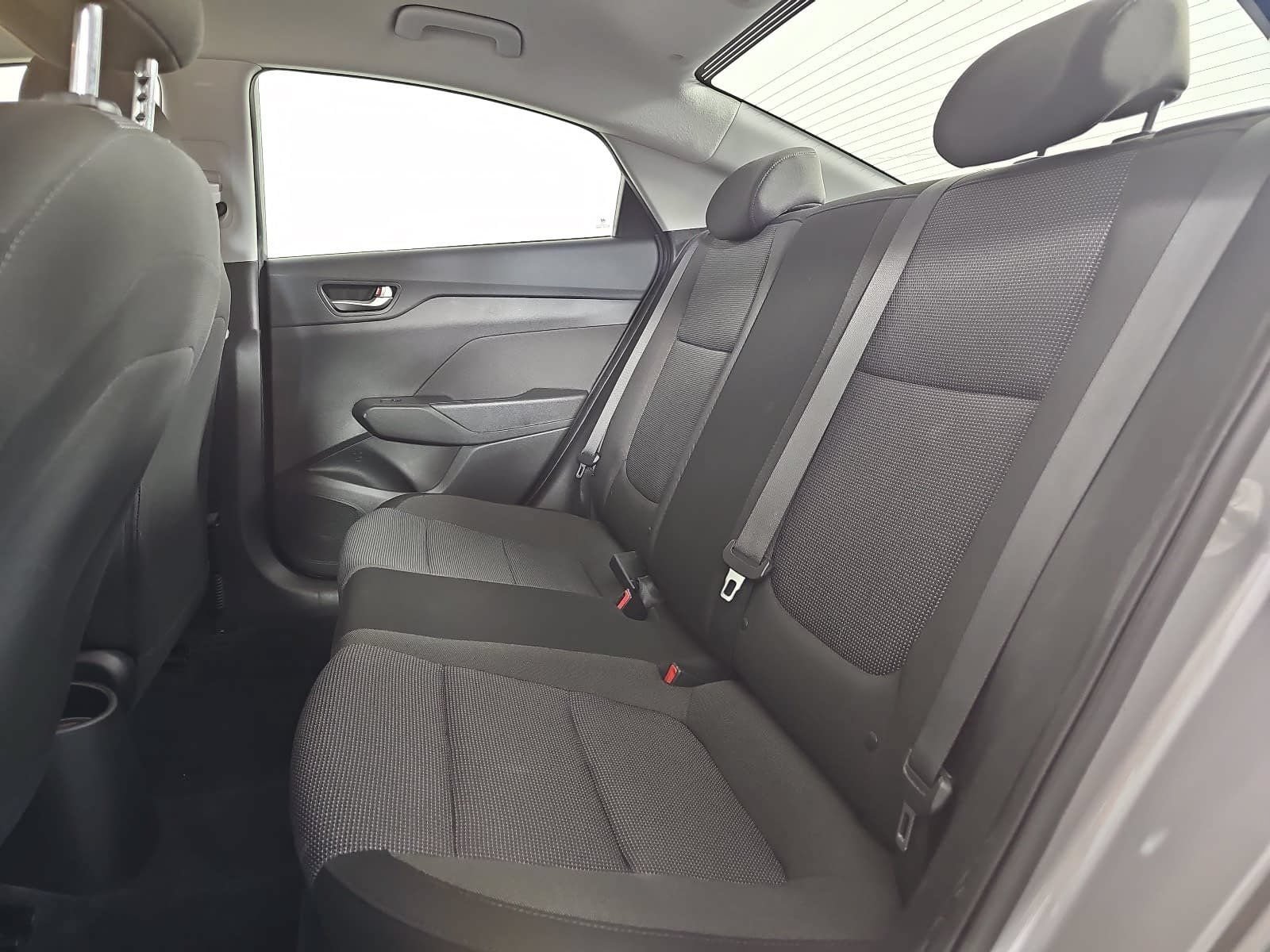 Used 2021 Hyundai Accent SE FWD image 13