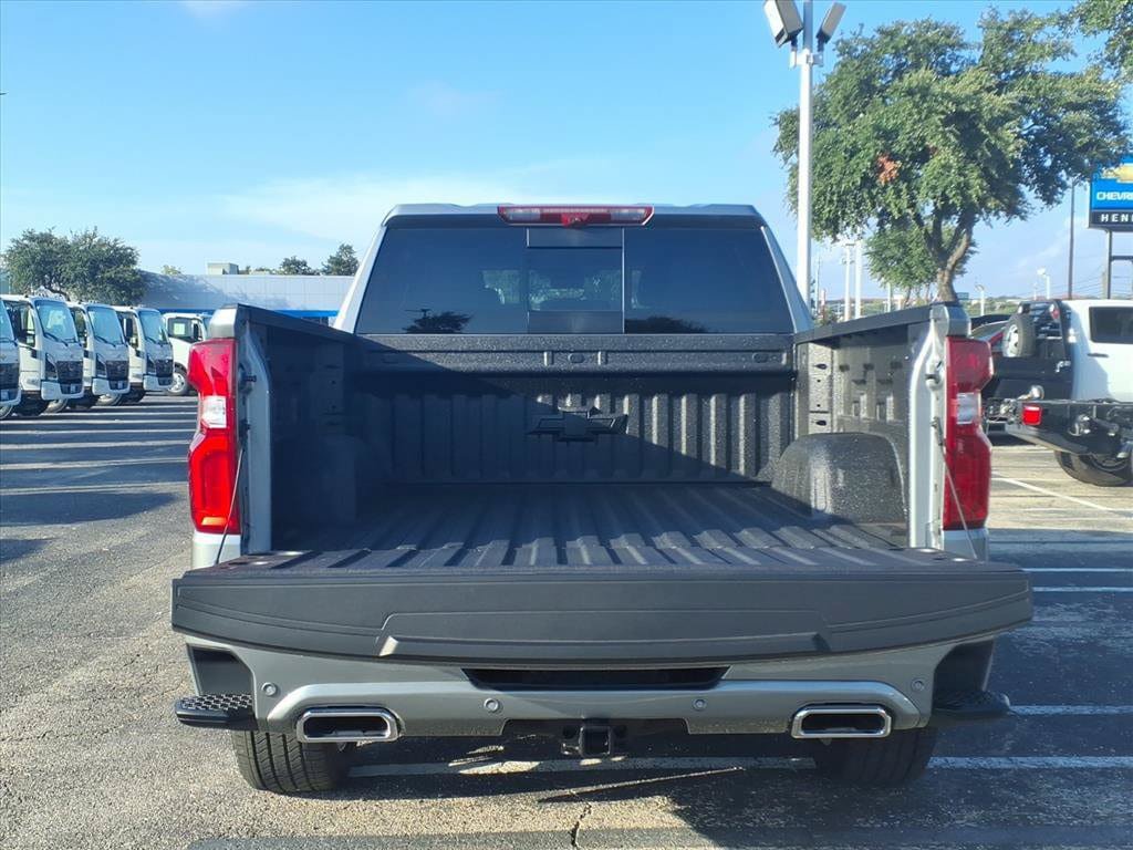 New 2026 Chevrolet Silverado 1500 High Country RWD image 12