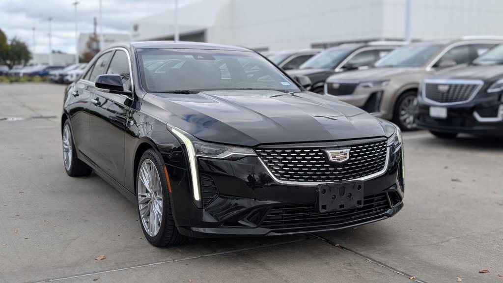 Used 2021 Cadillac CT4 Premium Luxury image 3