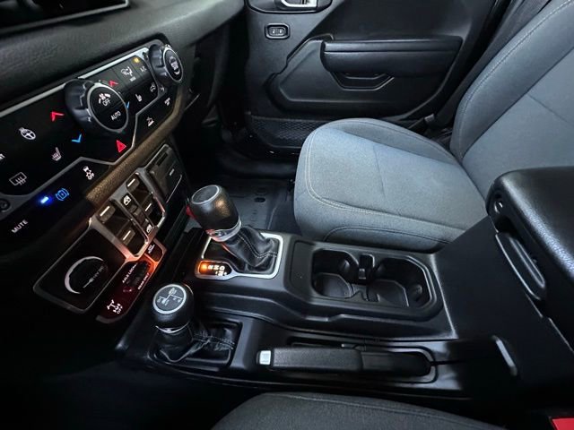 Used 2024 Jeep Wrangler Unlimited image 28