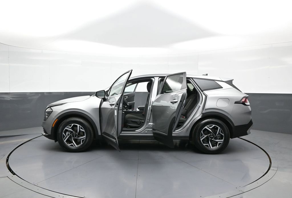 Certified 2025 Kia Sportage LX FWD image 41