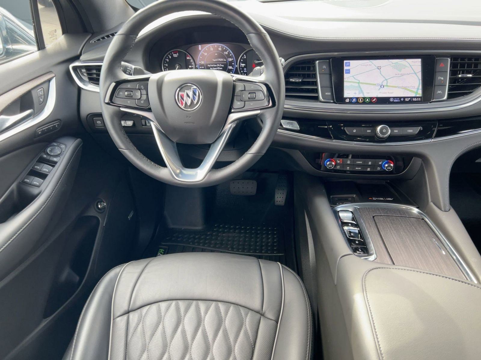 Used 2024 Buick Enclave Avenir w/ Avenir Technology Package image 28