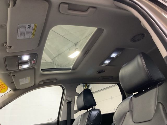 Used 2025 Kia Telluride S image 18