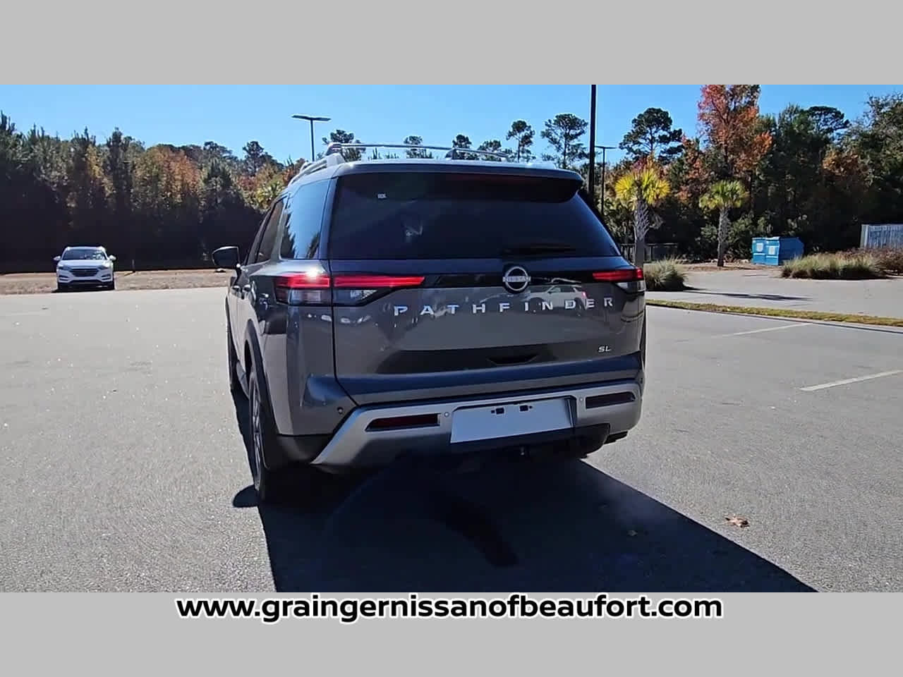 New 2025 Nissan Pathfinder SL w/ SL Premium Package FWD image 29