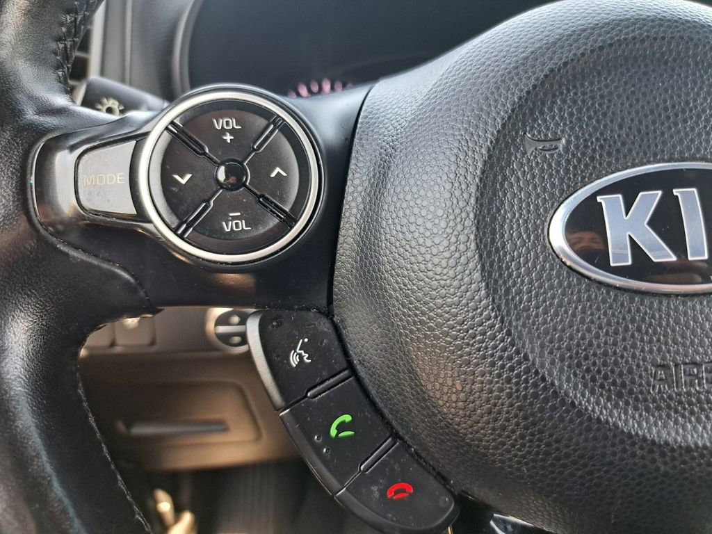 Used 2017 Kia Soul + image 14