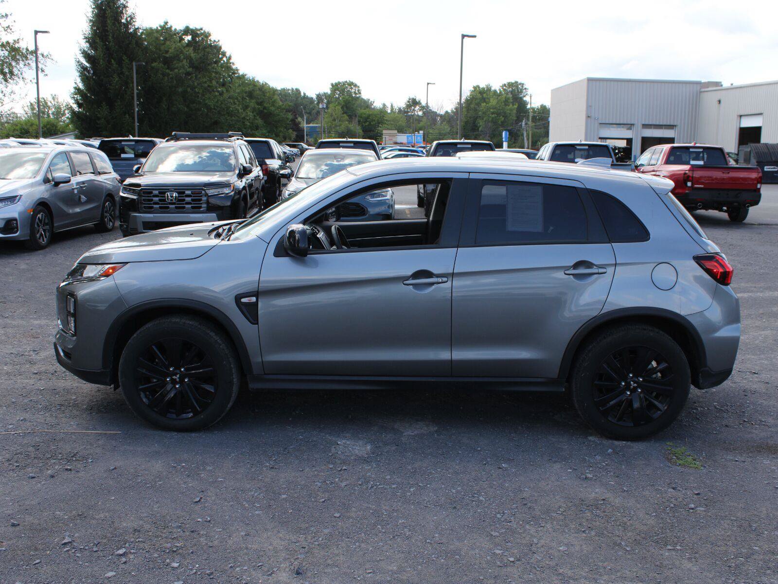 Used 2026 Mitsubishi Outlander Sport LE AWD/4WD image 5