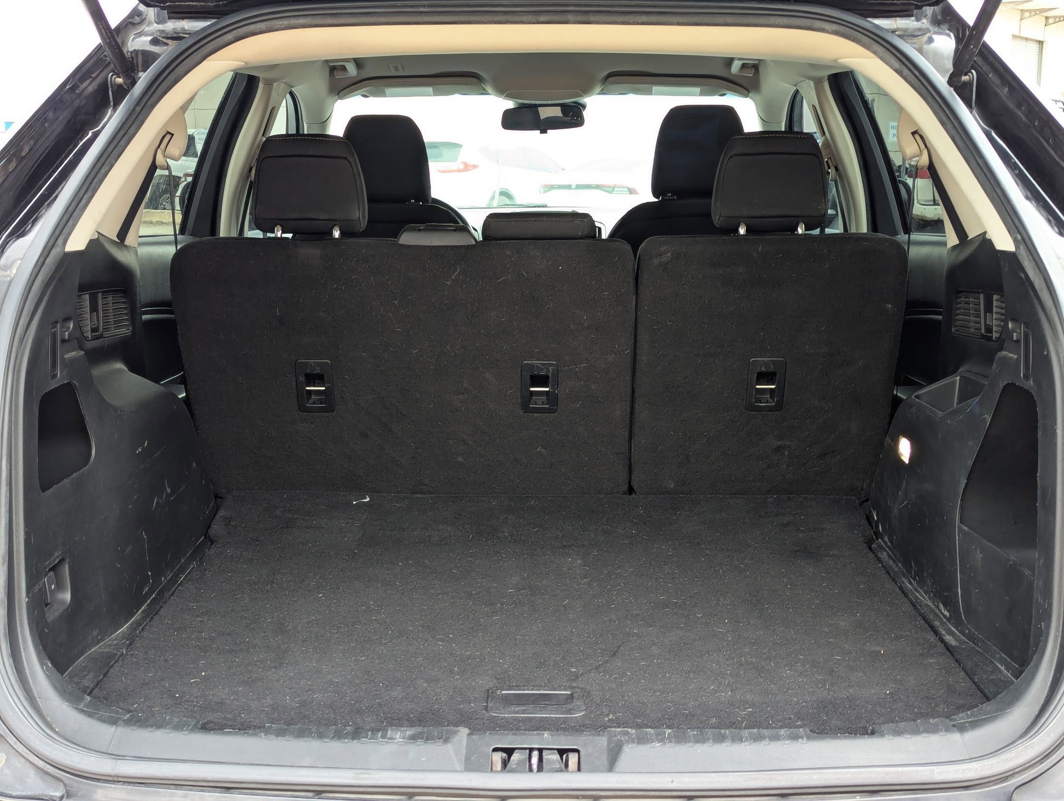 Used 2020 Ford Edge SE image 21