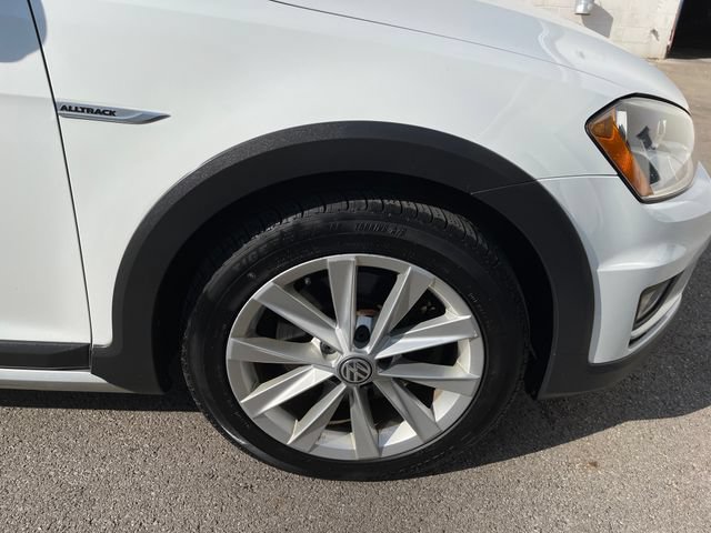Used 2017 Volkswagen Golf Alltrack SE AWD/4WD image 40