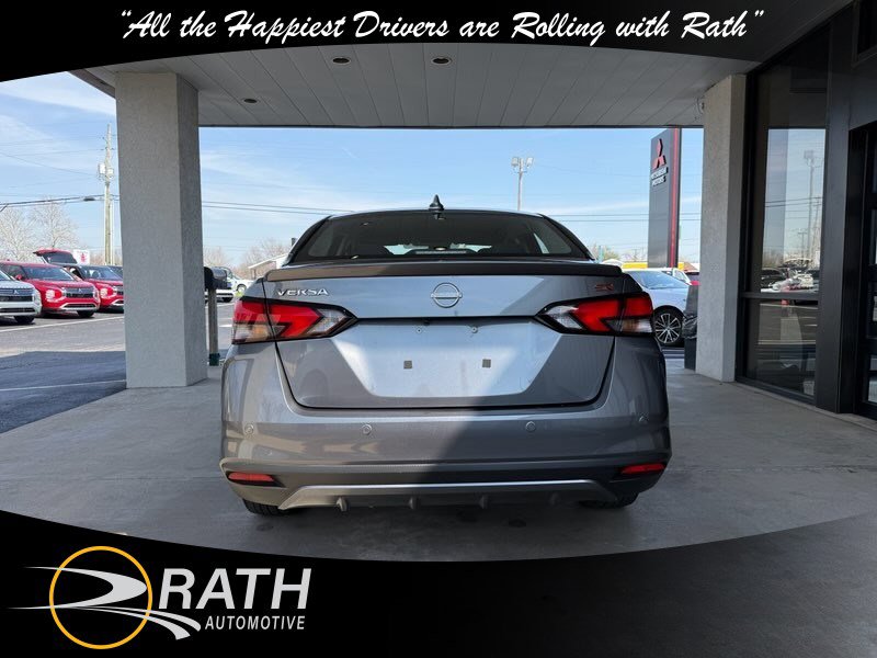 Used 2024 Nissan Versa SR image 7