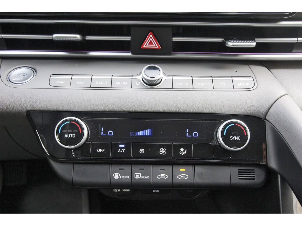 Used 2024 Hyundai Elantra SEL FWD image 27
