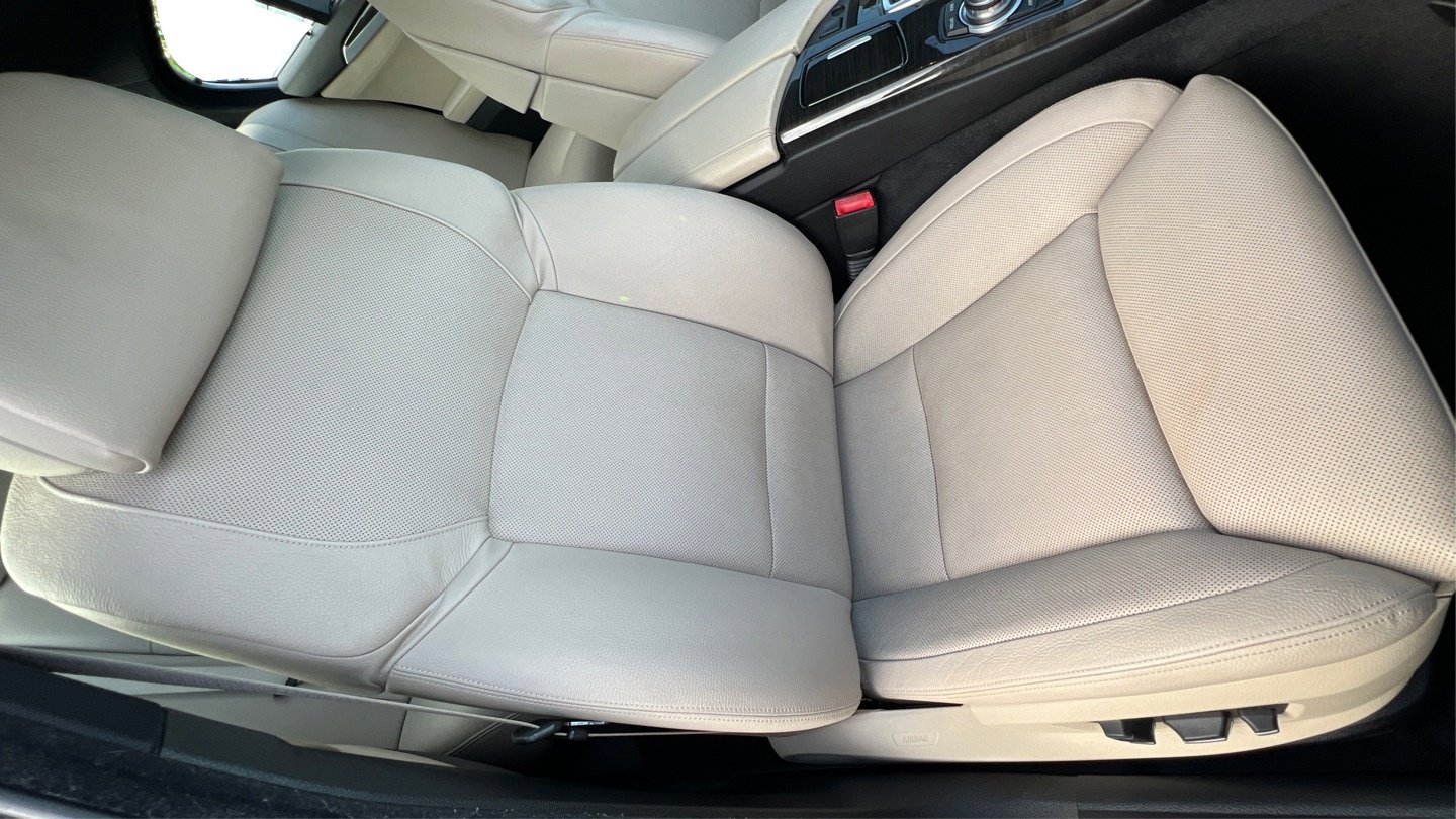 Used 2012 BMW 550i xDrive Sedan AWD/4WD image 12