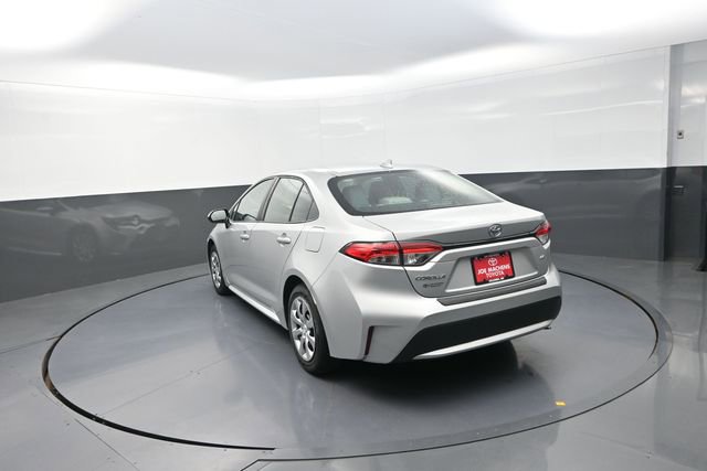 Used 2022 Toyota Corolla LE FWD image 54