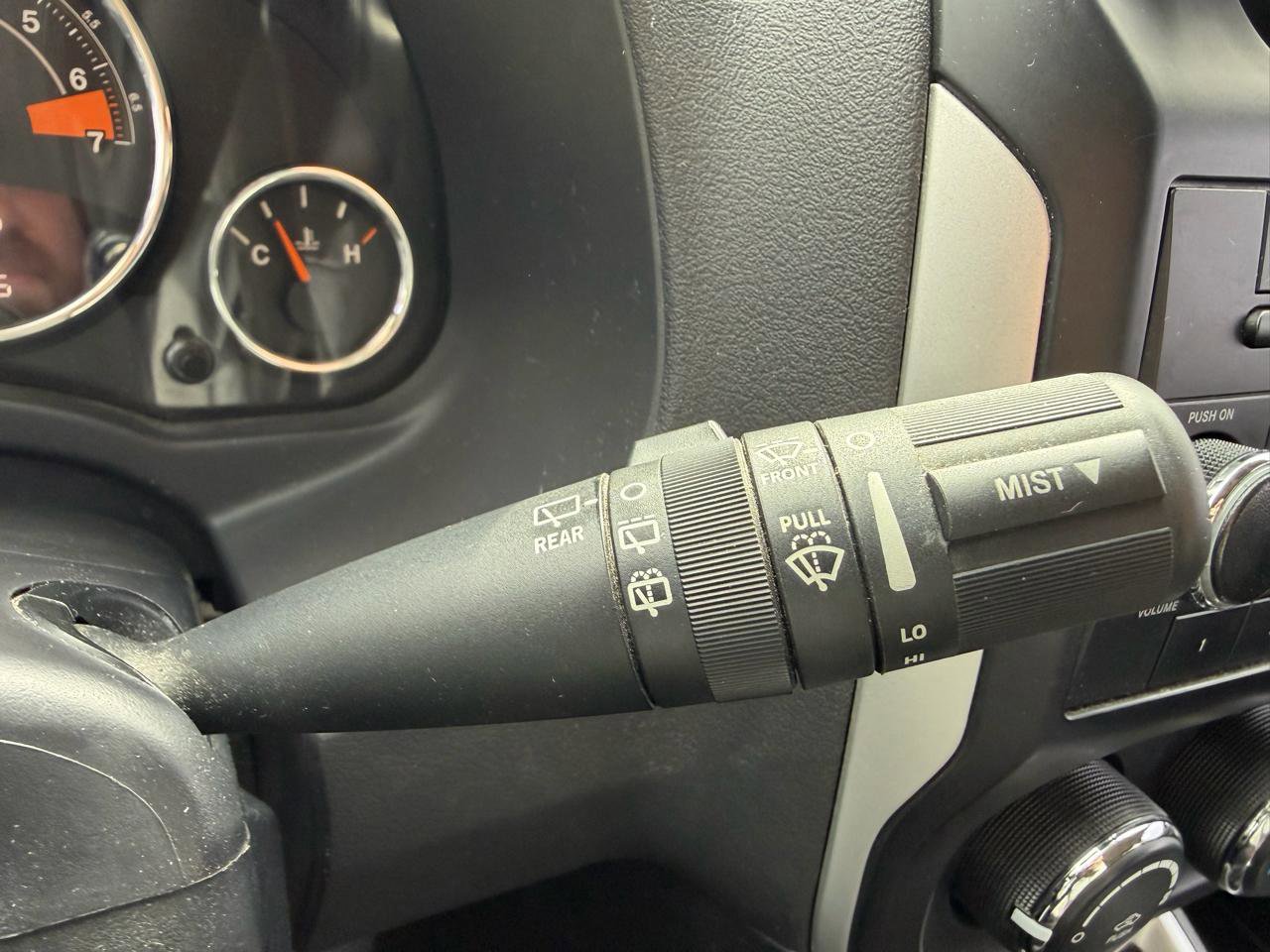 Used 2016 Jeep Compass Latitude image 27