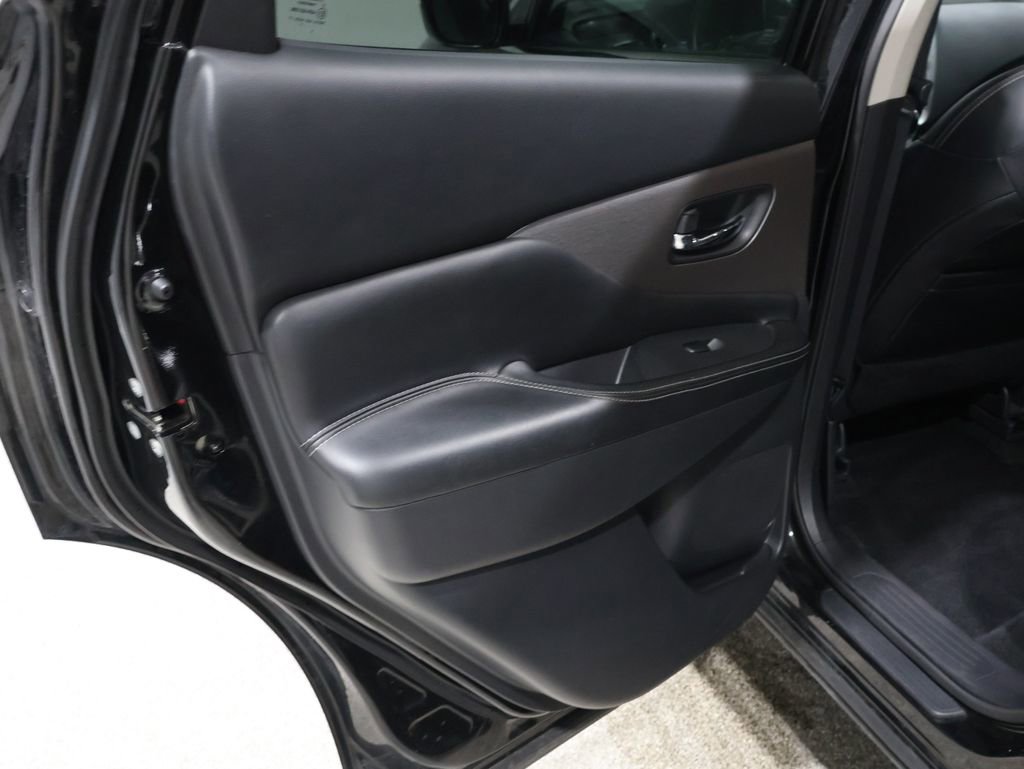 Used 2023 Nissan Murano SV image 19