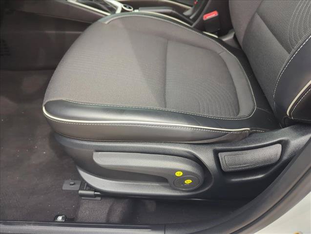 Used 2023 Hyundai Venue Limited FWD image 14