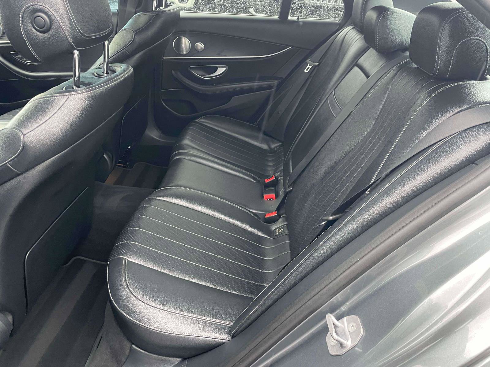 Used 2017 Mercedes-Benz E 300 E 300 Luxury 4MATIC Sedan AWD image 6