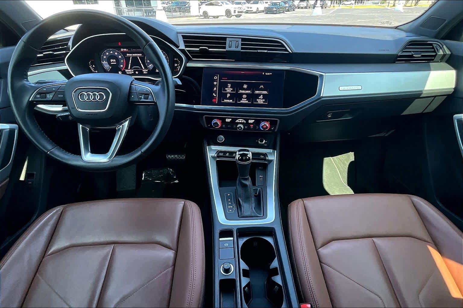 Used 2020 Audi Q3 2.0T Premium w/ Convenience Package AWD/4WD image 15