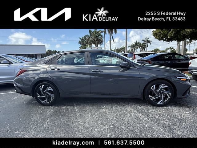 Used 2024 Hyundai Elantra Limited image 2