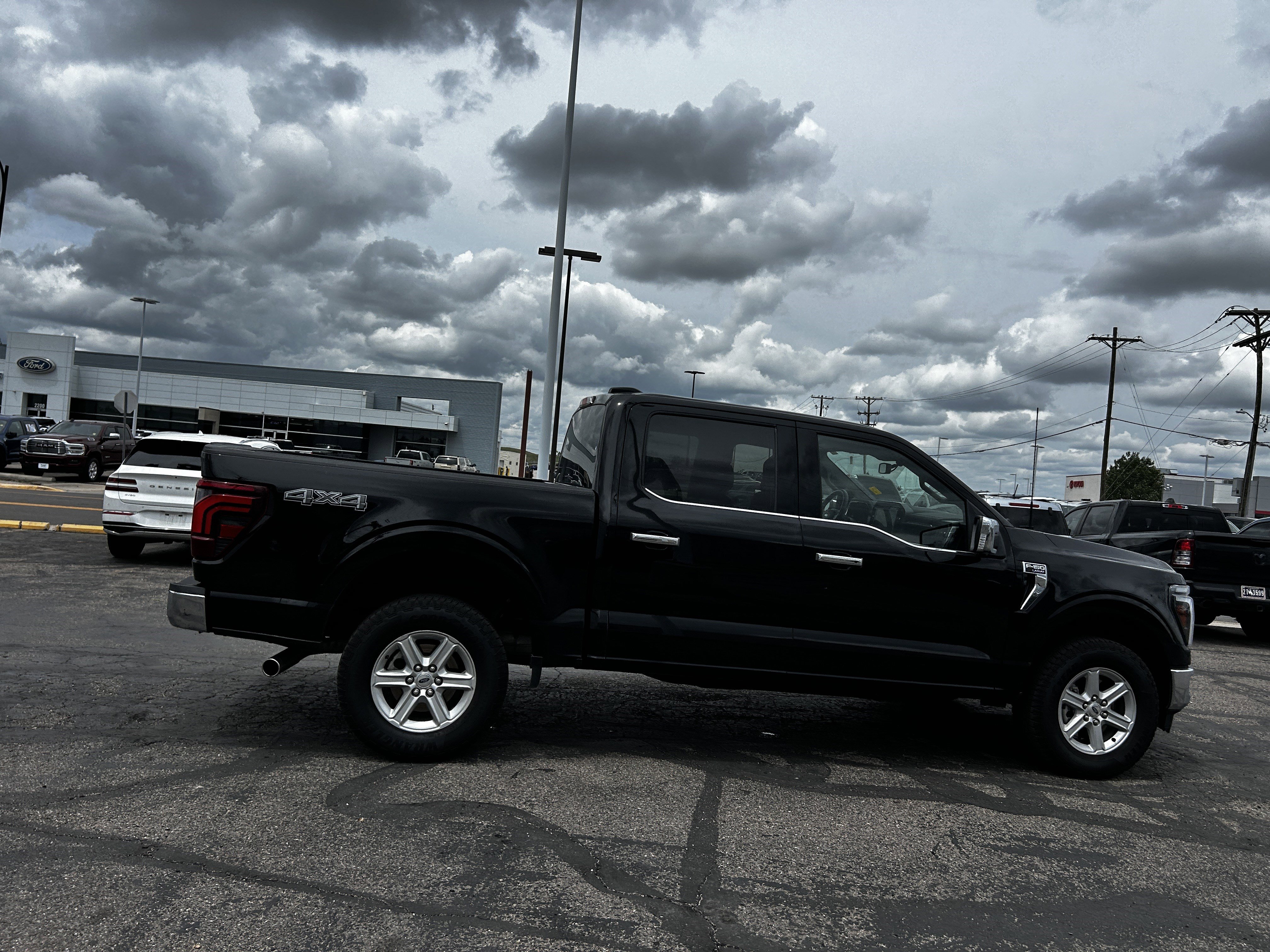 Used 2025 Ford F150 Lariat AWD/4WD image 7