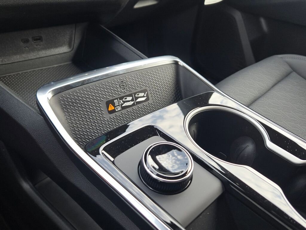 New 2026 Chevrolet Equinox LT w/ Convenience Package II FWD image 25